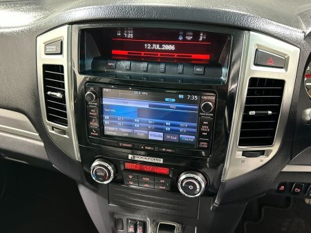 2017 Mitsubishi Pajero 3.2 DiD LWB 2 Seater N1 Commercial €27,500 thumbnail