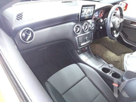 2017 Mercedes-Benz A Class 1.6 AUTOMATIC - FACTORY ALLOYS - HALF LEATHER - REVERSE CAMERA €16,950 thumbnail