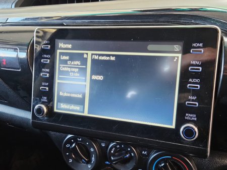 2024 Toyota Hilux - thumbnail 14