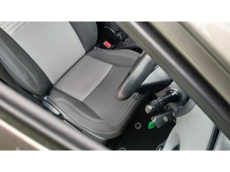 2020 Toyota Yaris - thumbnail 8