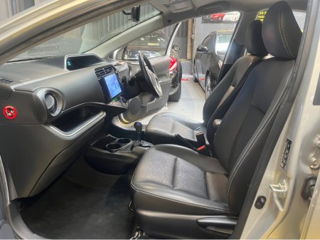 2014 Toyota Aqua - thumbnail 8