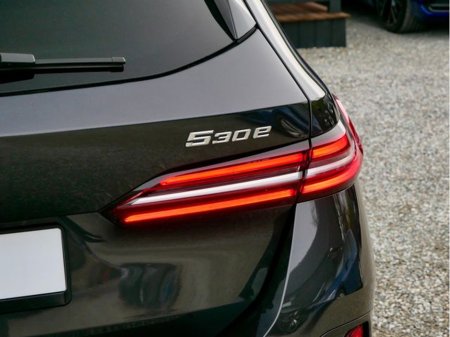 2025 BMW 5 Series - thumbnail 11