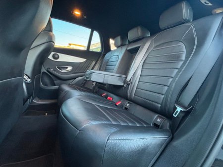 2023 Mercedes-Benz EQC 400 AMG LINE 4MATIC €39,995 thumbnail