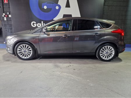 2016 Ford Focus - thumbnail 5