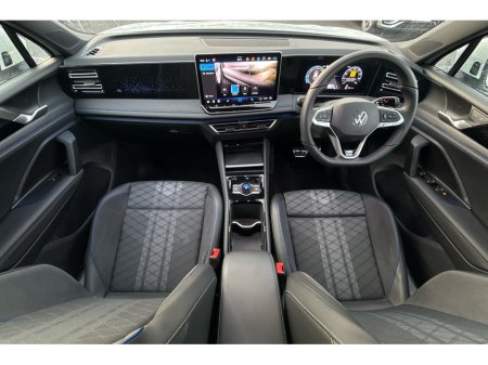 2024 Volkswagen Tiguan R-LINE TDI S-A DSG €55,300 thumbnail