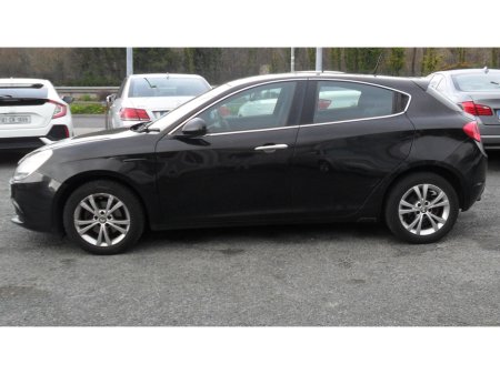 2010 Alfa Romeo Giulietta - view 4