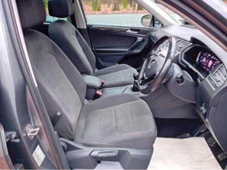 2020 Volkswagen Tiguan R-LINE 2.0 TDI  6 SPEED  150HP  SUV @ REDDY2DRIVE LTD €28,500 thumbnail