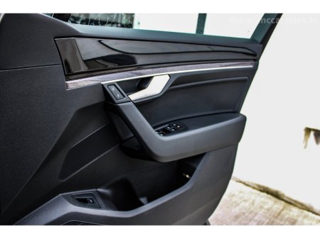 2021 Volkswagen Touareg - thumbnail 15