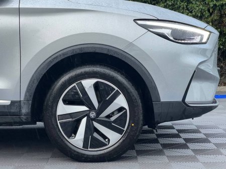 2023 MG ZS 73KWH // LONG RANGE MODEL // VERY LOW MILEAGE // APPLE CARPLAY/ANDROID AUTO €22,900 thumbnail