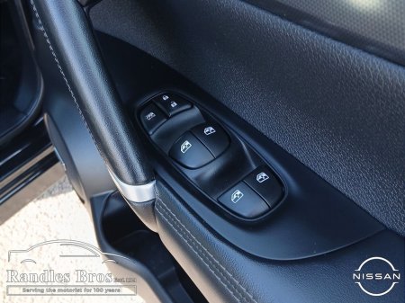 2018 Nissan Qashqai - thumbnail 19