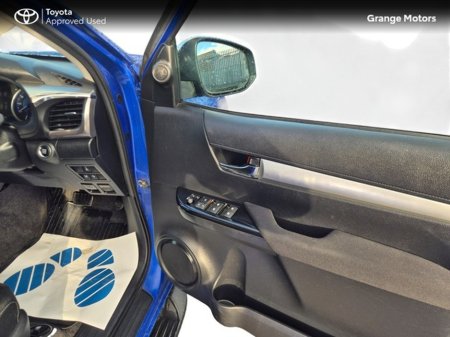 2018 Toyota Hilux - thumbnail 11