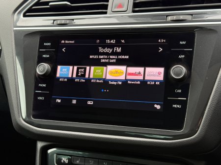 2020 Volkswagen Tiguan 2.0 TDI 150HP R-Line thumbnail