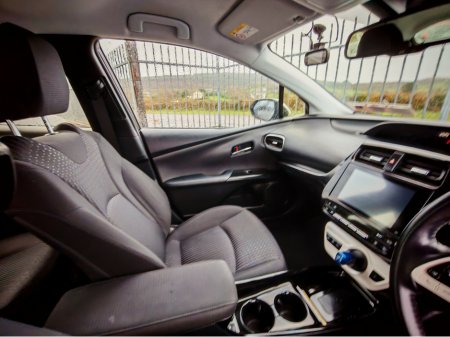 2018 Toyota Prius - thumbnail 9