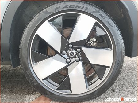 2025 Volvo EC40 - thumbnail 16