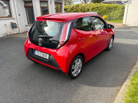 2017 Toyota Aygo - thumbnail 5