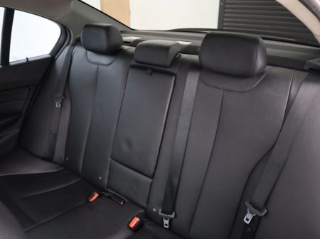 2016 BMW 3 Series - thumbnail 16