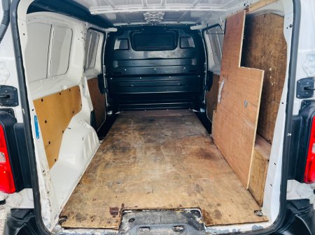 2017 Toyota Proace - view 4