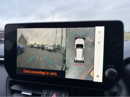 2024 Toyota Rav4 4X4 PHEV - Platinum Modelista - New model €48,940 thumbnail