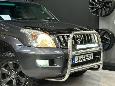 2004 Toyota Landcruiser - thumbnail 3