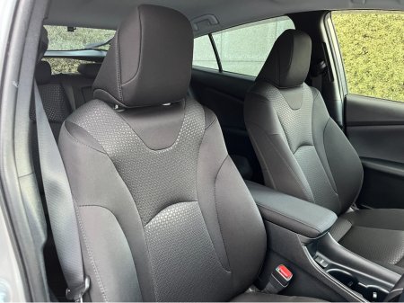 2021 Toyota Prius S 4WD AUTOMATIC HYBRID 1.8 PETROL //KEYLESS ENTRY//REVERSE CAMERA//ADAPTIVE CRUISE CONTROL// €19,950 thumbnail