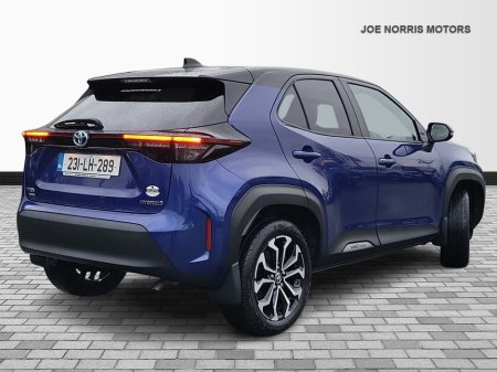 2023 Toyota Yaris CR CROSS LUNA SPORT 4DR AUTO €27,945 thumbnail