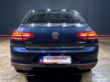 2016 Volkswagen Passat - thumbnail 4