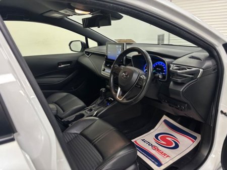 2021 Toyota Corolla 1.8 Hybrid Luna Sport Hatchback €19,750 thumbnail