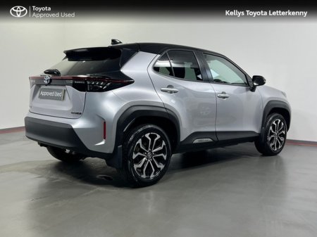 2023 Toyota Yaris Cross - thumbnail 2