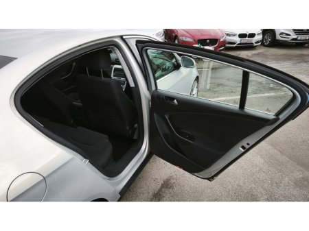 2010 Volkswagen Passat - thumbnail 7