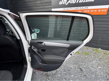 2013 Volkswagen Golf - thumbnail 15