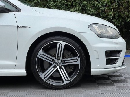 2017 Volkswagen Golf R VARIANT 4MOTION 2.0 TSI // APPLE CARPLAY/ANDROID AUTO // 18" CADIZ ALLOYS // LEATHER SPORT SEATS €26,900 thumbnail