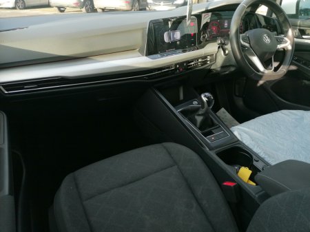 2022 Volkswagen Golf LIFE TDI €25,450