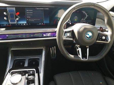 2025 BMW 7 Series - thumbnail 5