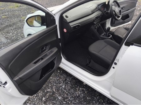 2021 Dacia Sandero ESSENTIAL SCE 65 MY21. MY21.5 4DR €11,950 thumbnail