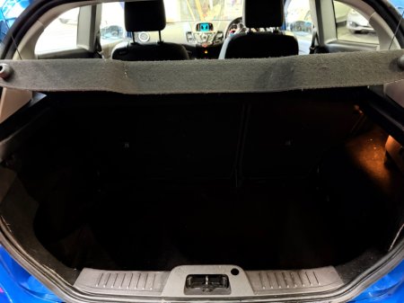 2013 Ford Fiesta - thumbnail 10