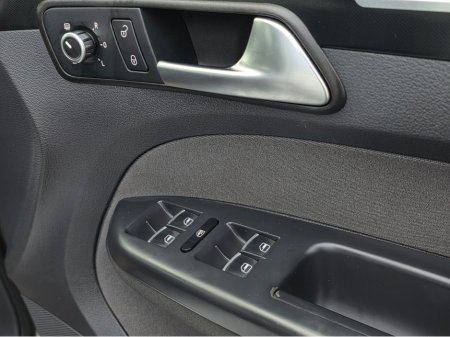 2012 Volkswagen Touareg 1.4 TSI HIGHLINE EDITION 7 SEATER ALLOYS SIMI DEALER - SPECIALISING IN IMPORTS OF GERMAN AUTOMATIC HI SPEC CARS thumbnail