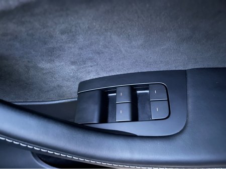 2024 Tesla Model Y - thumbnail 18