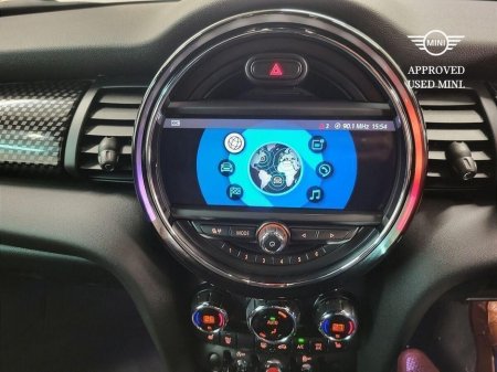 2019 MINI Hatch 5-Door Cooper S Sport €19,975 thumbnail