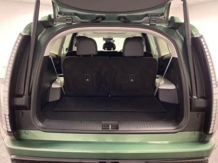 2025 Hyundai Ioniq 9 RWD standard (Long Range) Platinum €72,995 thumbnail