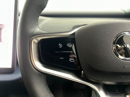 2024 Volvo EX30 PLUS PERFORMANCE AWD 69KWH 422HP €34,990 thumbnail