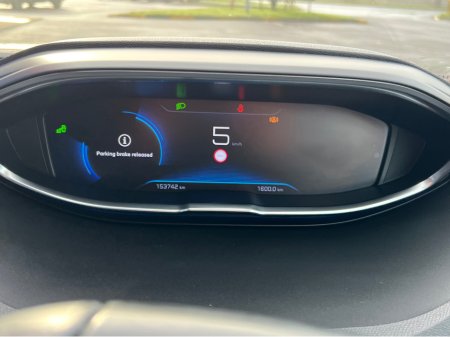 2019 Peugeot 3008 ALLURE 1.5 BLUE HDI 130 6 6.2 4DR €17,900 thumbnail