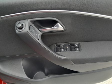 2016 Volkswagen Polo - thumbnail 22