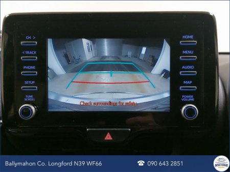 2024 Toyota Yaris Yaris Hybrid Luna €23,950 thumbnail