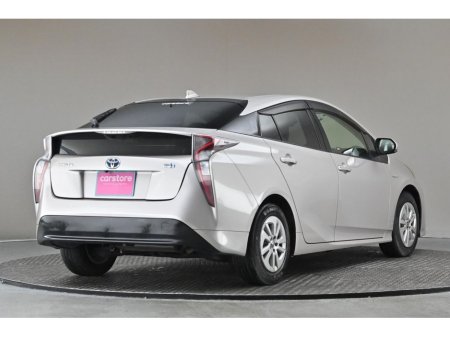 2017 Toyota Prius - thumbnail 8