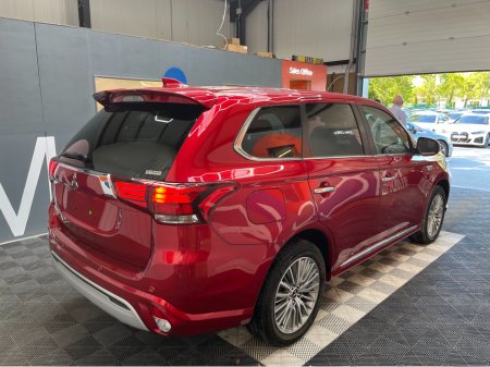 2021 Mitsubishi Outlander - photo 2