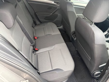 2016 Volkswagen Golf - thumbnail 12