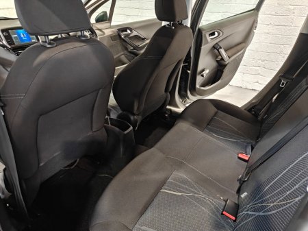 2014 Peugeot 208 - thumbnail 24