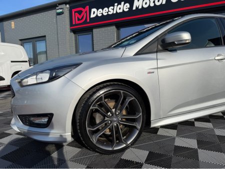 2018 Ford Focus - thumbnail 3