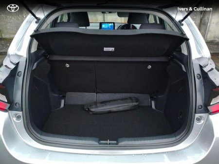 2024 Toyota Yaris Yaris Hybrid 115 Luna €25,750 thumbnail