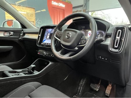 2021 Volvo XC40 €30950 2021 VOLVO XC40 RECHARGE PLUG-IN HYBRID T5 1.5 AUTOMATIC / CRUISE CONTROL / 360° PARKING CAMERA / ELECTRIC MEMORY & HEATED SEATS / HEATED STEERING WHEEL / APPLE CARPLAY €30,950 thumbnail